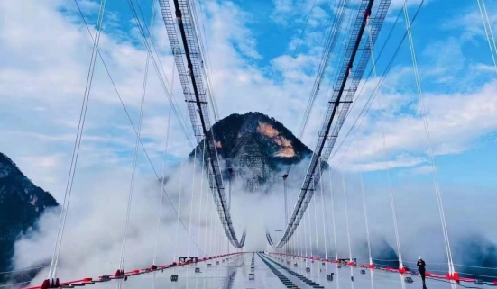 浩浩凌云志、云嶺筑坦途-玉溪至楚雄高速公路正式建成通車